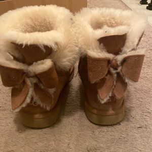 UGG Bailey Bow Chestnut